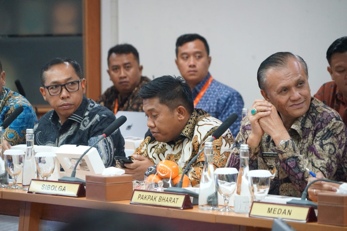 Bupati Taput Hadiri RUPS-LB Bank Sumut, Sepakati Penyertaan Modal Berupa Aset