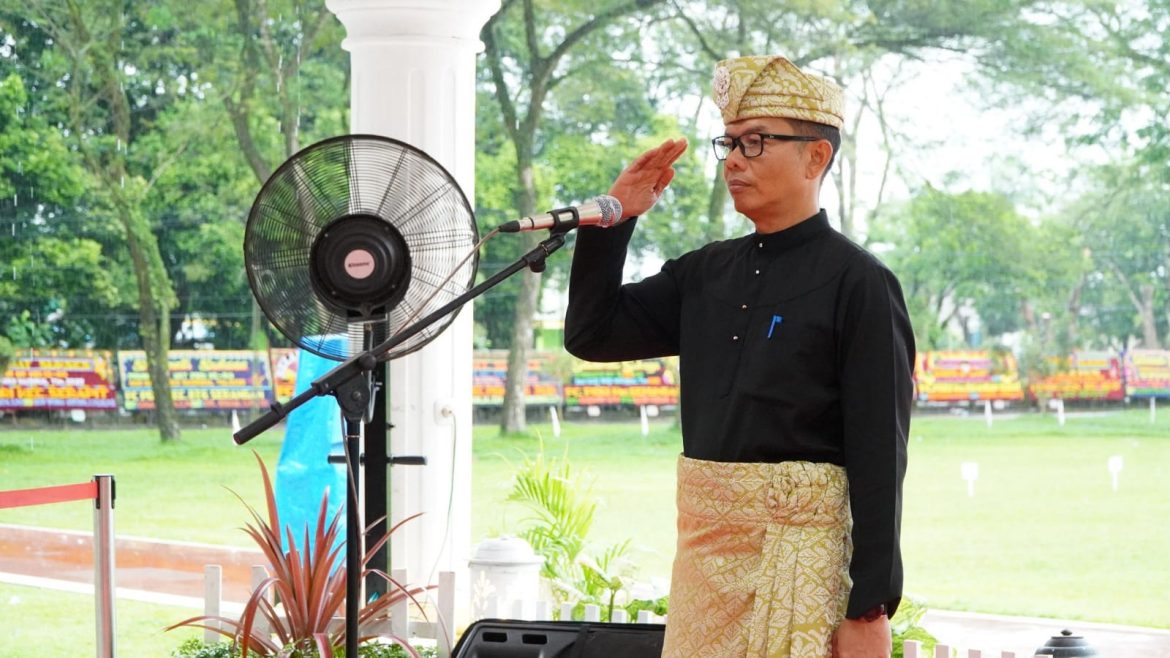 Bupati Langkat Apresiasi Perjuangan Guru, Pemerintah Akan Terus Tingkatkan Kesejahteraan dan Kompetensi