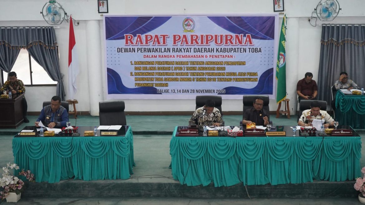 Pemkab dan DPRD Toba Tandatangangi Nota Kesepakatan Ranperda APBD menjadi Perda APBD 2026