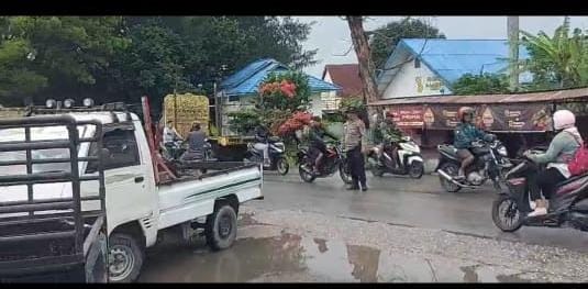 Kasi Humas Polres Toba Pantau Sejumlah SPBU Pasca Bencana Alam, Pastikan Ketersediaan BBM Ama