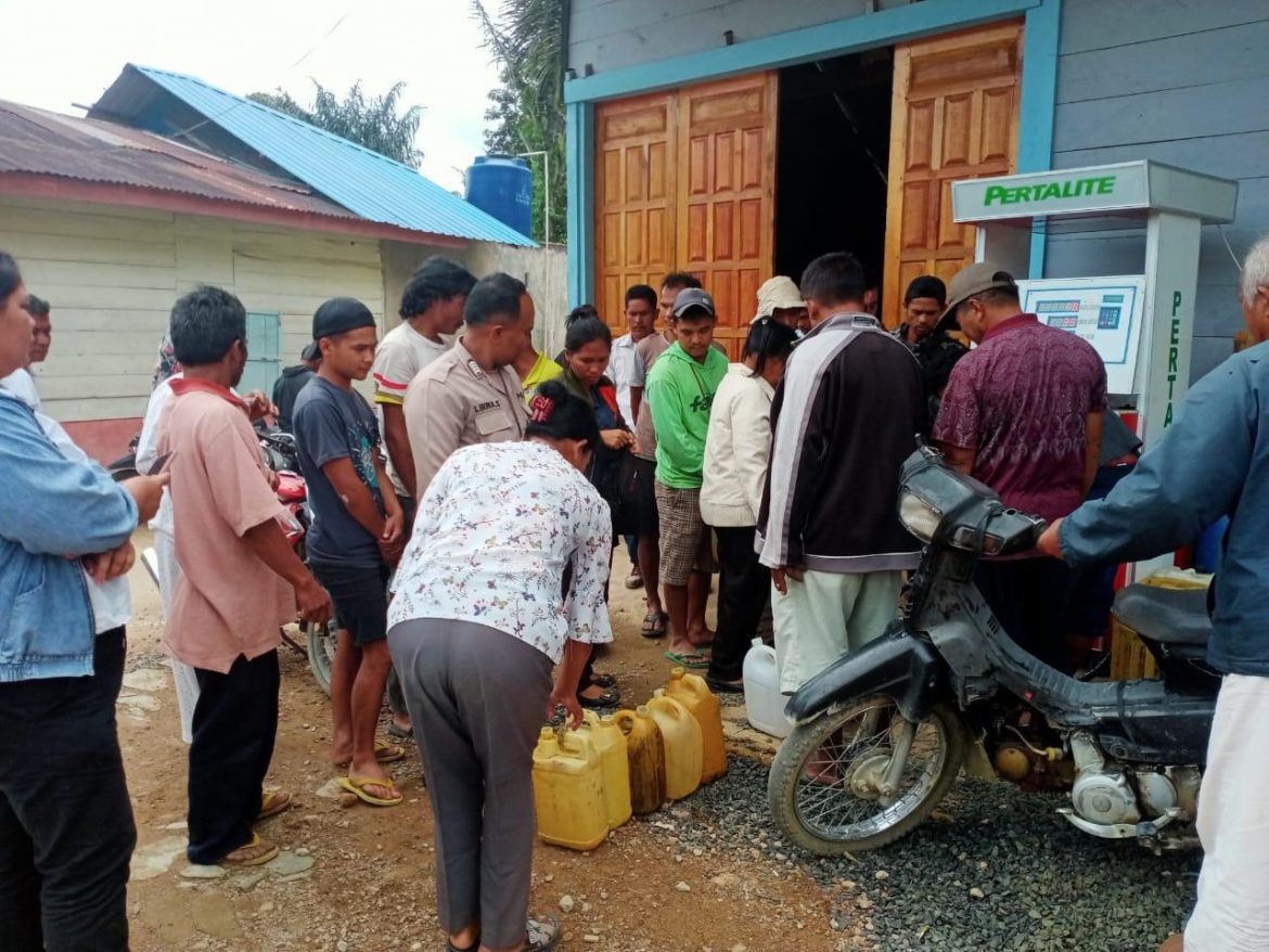 Polres Toba Laksanakan Pengamanan Penyaluran BBM Ke Habinsaran , Borbor dan Nassau