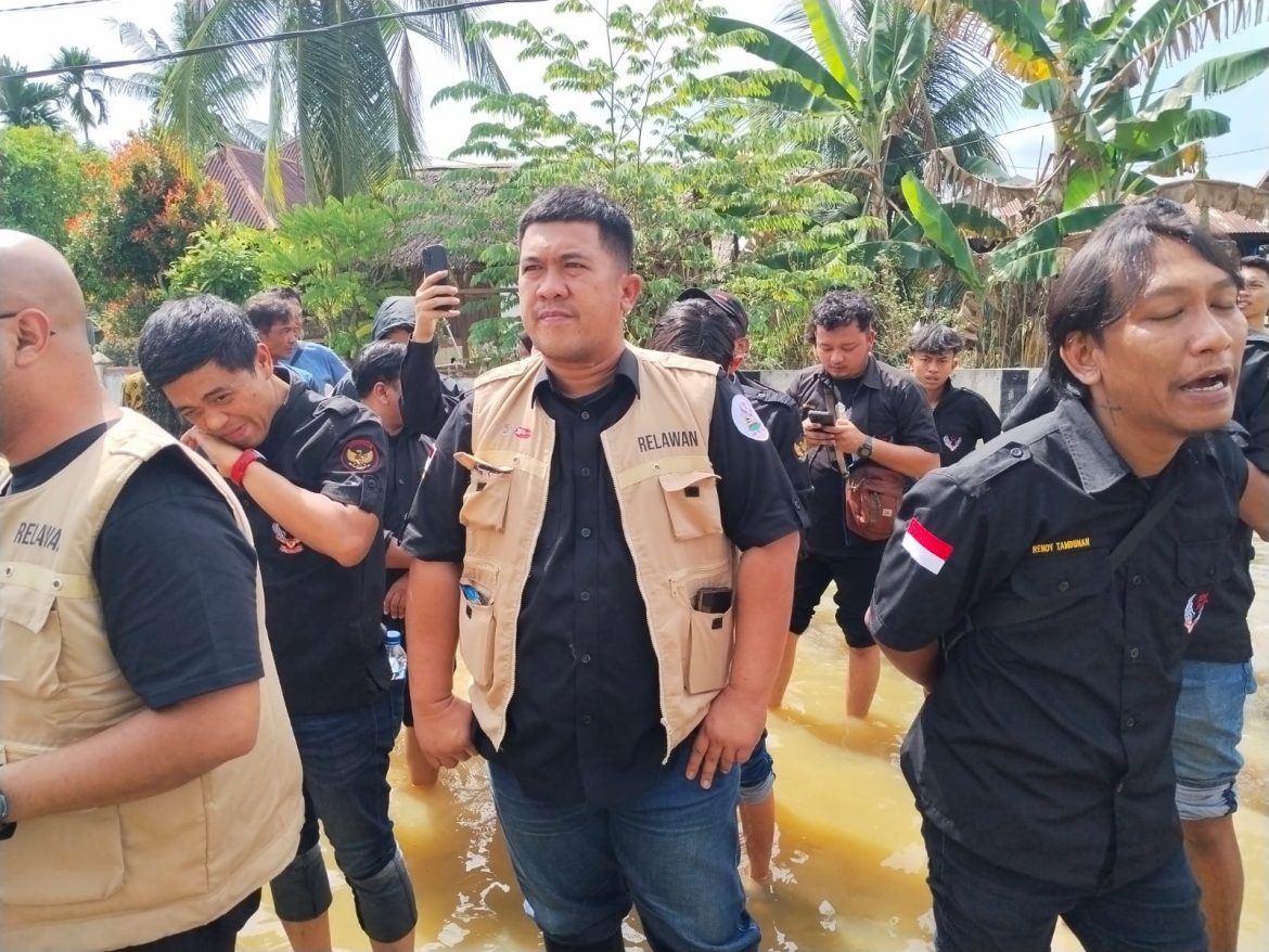 DPP 234 SC berkolaborasi dengan DPW Sumut bersama JHL group menyalurkan 4000 paket sembako ke Langkat dan Aceh .