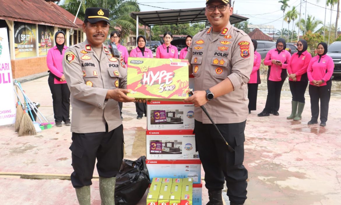 Kapolres Langkat Berikan Motivasi dan Bantuan kepada Polsek Tanjung Pura
