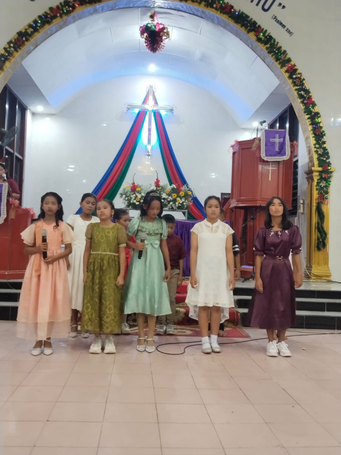 Penuh Sukacita, Natal Sekolah Minggu HKBP Bahal Gajah Tiga Bolon