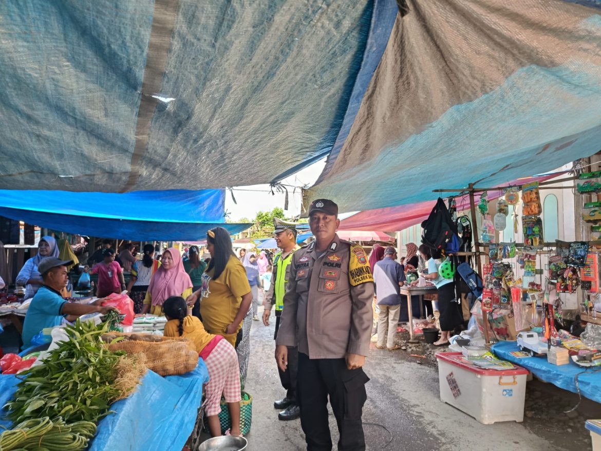 Bhabinkamtibmas Polsek Salapian Laksanakan DDS dan Patroli, Warga Diimbau Manfaatkan Call Center 110.