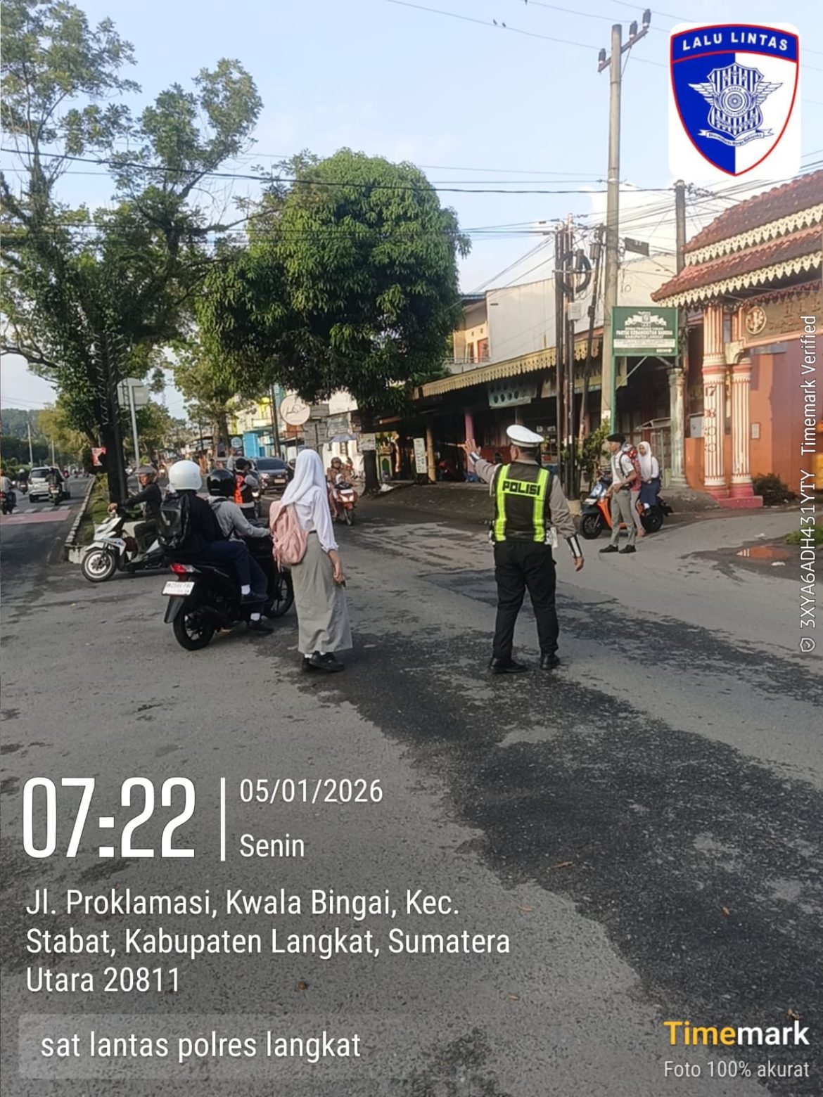 Sat Lantas Polres Langkat Hadir di Pagi Hari, Pastikan Arus Lalu Lintas Aman dan Lancar.
