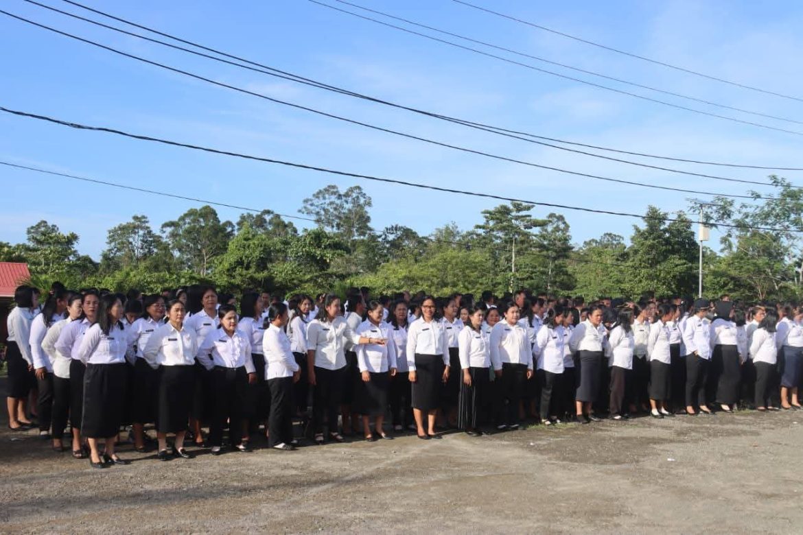 Bupati Nias Utara Serahkan SK dan SPT kepada 954 PPPK Paruh Waktu, Tegaskan Disiplin dan Integritas