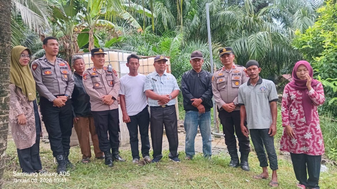 Kapolres Langkat Salurkan Bantuan Sumur Bor untuk Warga Bukit Jengkol Pangkalan Susu.
