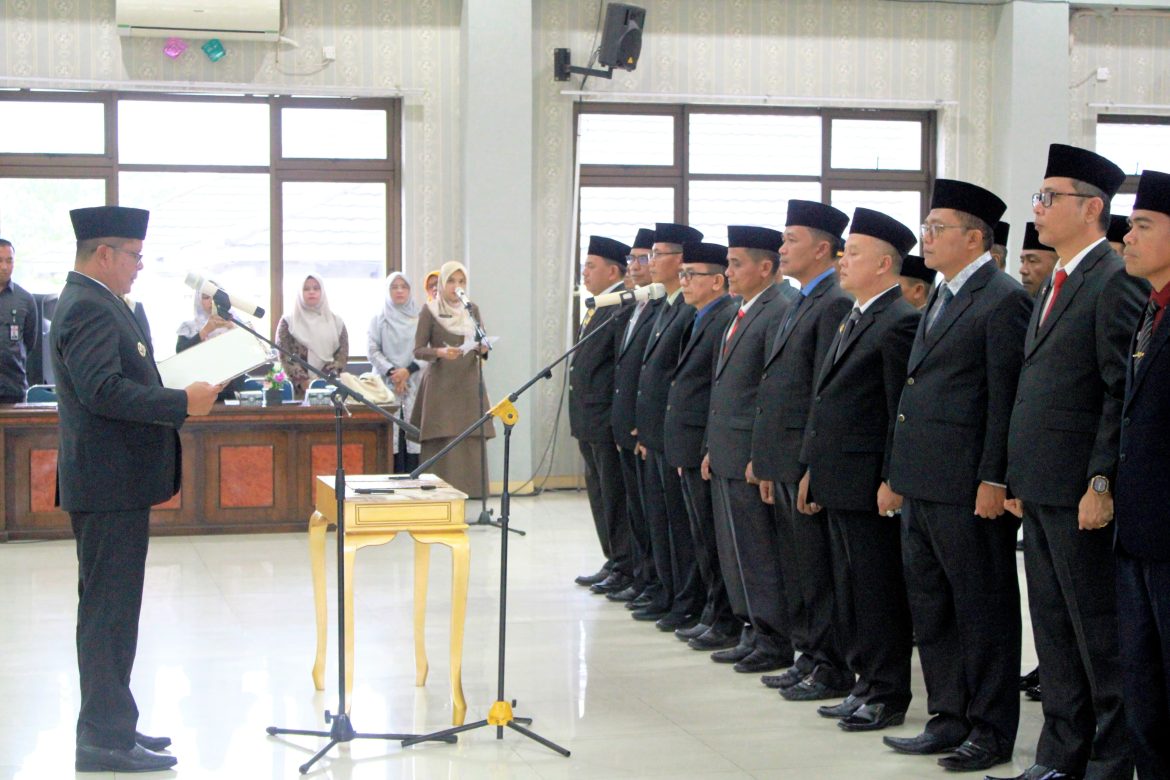 Bupati Pasaman Welly Suhery Lantik 22 Pejabat Baru di Lingkungan Pemkab Pasaman,