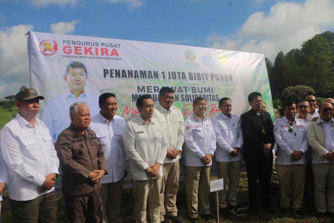 Pemkab Tapanuli Utara Bersama Utusan Khusus Presiden Tanam Pohon dan Bahas Mitigasi Bencana