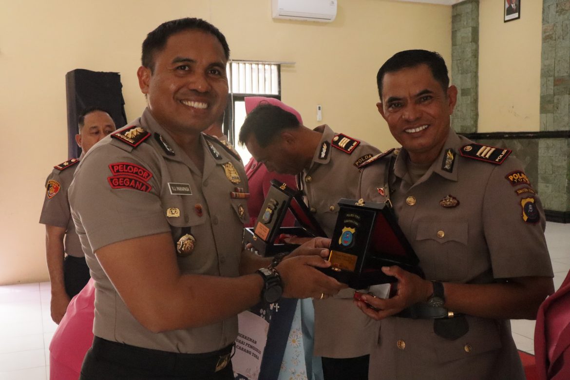 Haru dan Tetes Air Mata di Acara Pisah Sambut Pejabat Polres Toba dan Personel Yang Mutasi