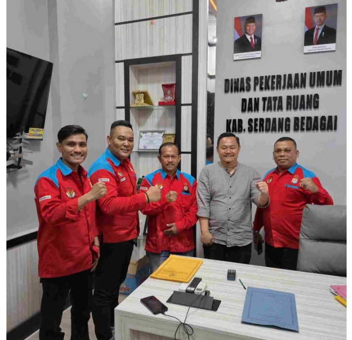 DPD ALIANSI JURNALIS HUKUM (AJH) LAKUKAN SILATURAHMI KE KANTOR DINAS PUPR SERDANG BEDAGAI
