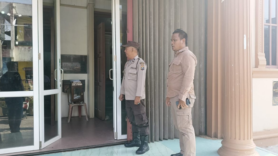 Polsek Pangkalan Brandan Laksanakan Pengamanan Ibadah Umat Kristen, Polres Langkat Pastikan Seluruh Wilayah Aman dan Kondusif.