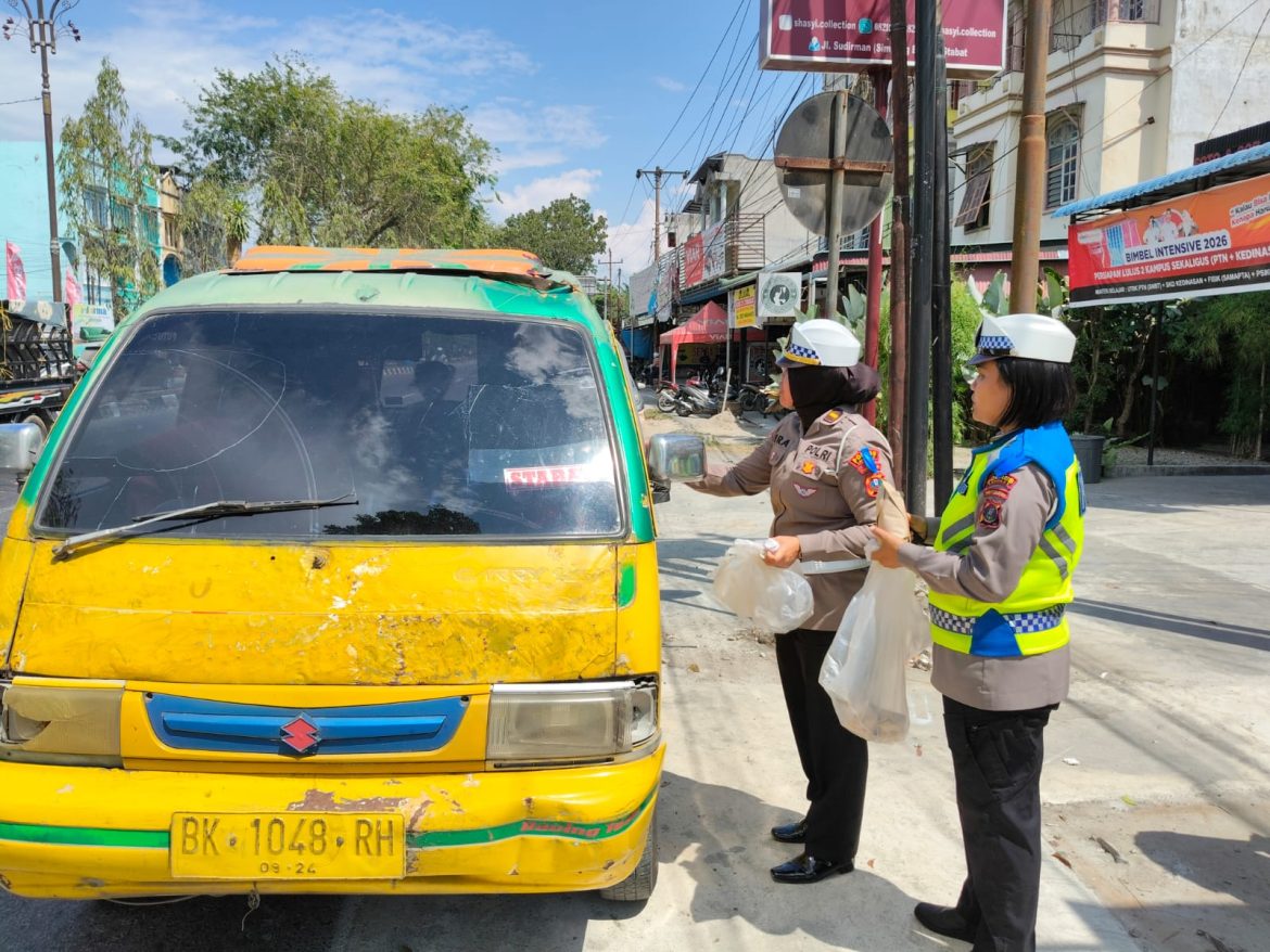 Polantas Menyapa, Satlantas Polres Langkat Hadirkan Edukasi dan Kepedulian di Jalan Raya.