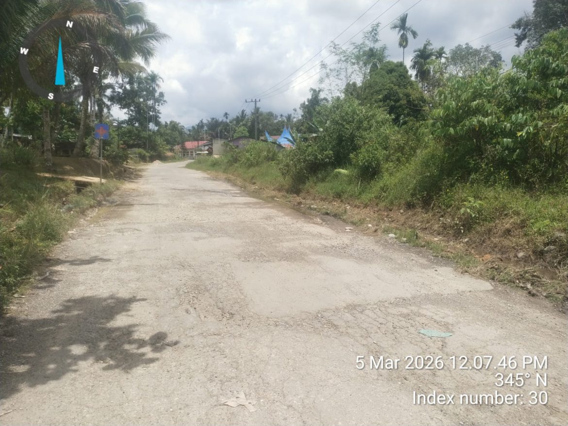 Respon Cepat Wakil Rakyat, Jalan Berlubang di Kecamatan Dua Koto Mulai Diperbaiki
