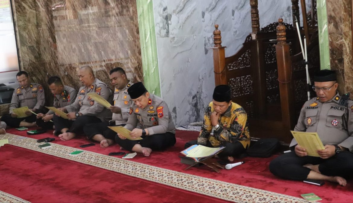 Polres Langkat Laksanakan Binrohtal, Perkuat Iman dan Kepedulian Sosial Personel.