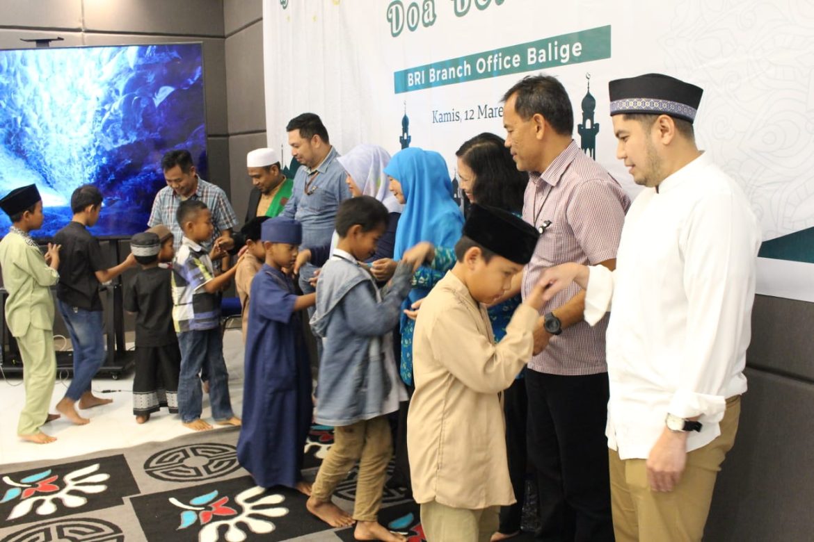 Berjalan Sukses, BRI Balige Gelar Buka Puasa dan Berbagi Paket Ramadhan Kepada Yatim Piatu Dhuafa