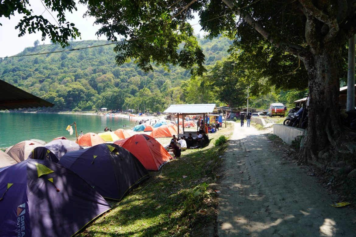 Pantai Pangkodian, Spot Buruan Wisatawan di Hari Libur