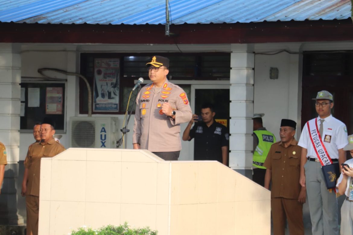 Kapolres Langkat Pimpin Upacara di SMAN 1 Stabat, Tekankan Disiplin, Anti Narkoba dan Bijak Bermedsos.