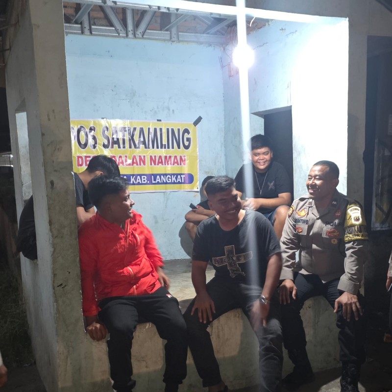 Bhabinkamtibmas Polsek Kuala Cek Pos Kamling, Perkuat Cooling System di Desa Dalan Naman.