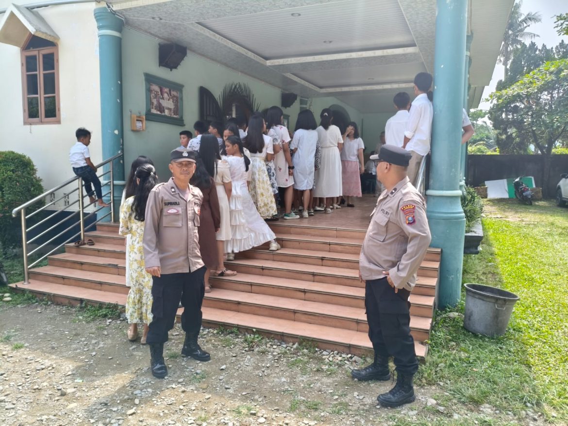 Polsek Stabat Amankan Perayaan Paskah, Ibadah Berlangsung Aman dan Kondusif.