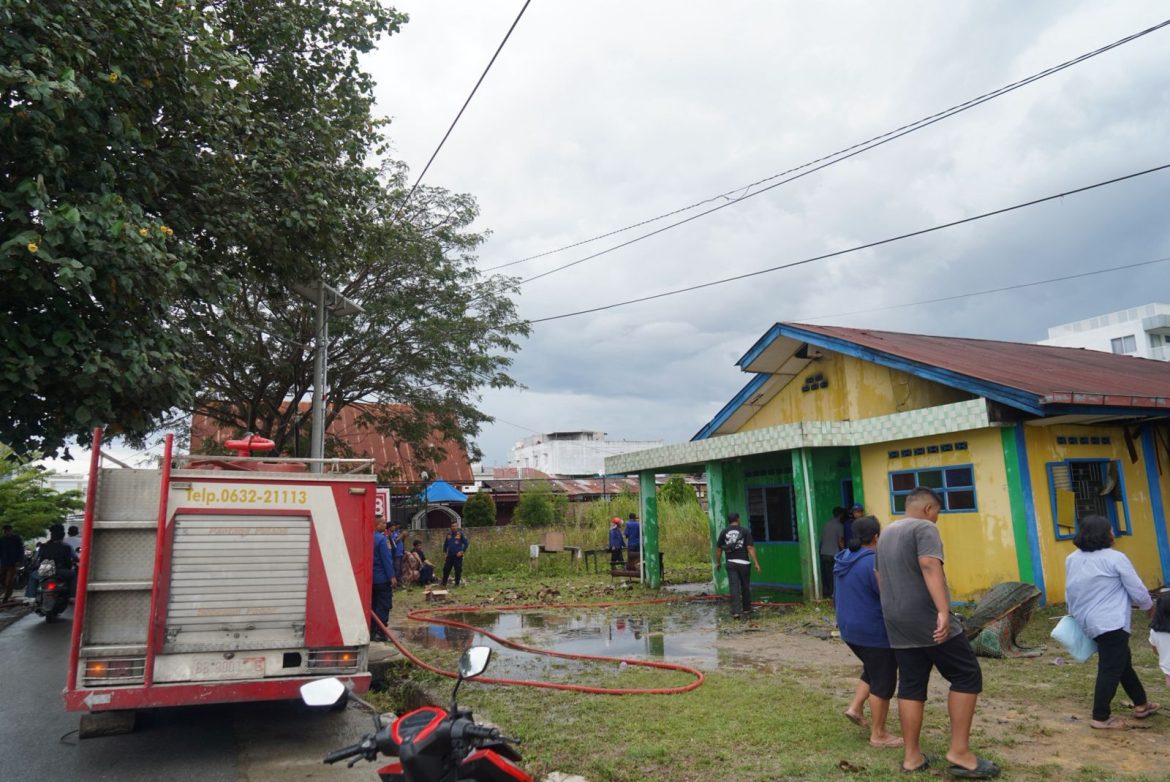 Rumah Ketua Jarnas’98 Toba Kebakaran, 3 Damkar Diturunkan