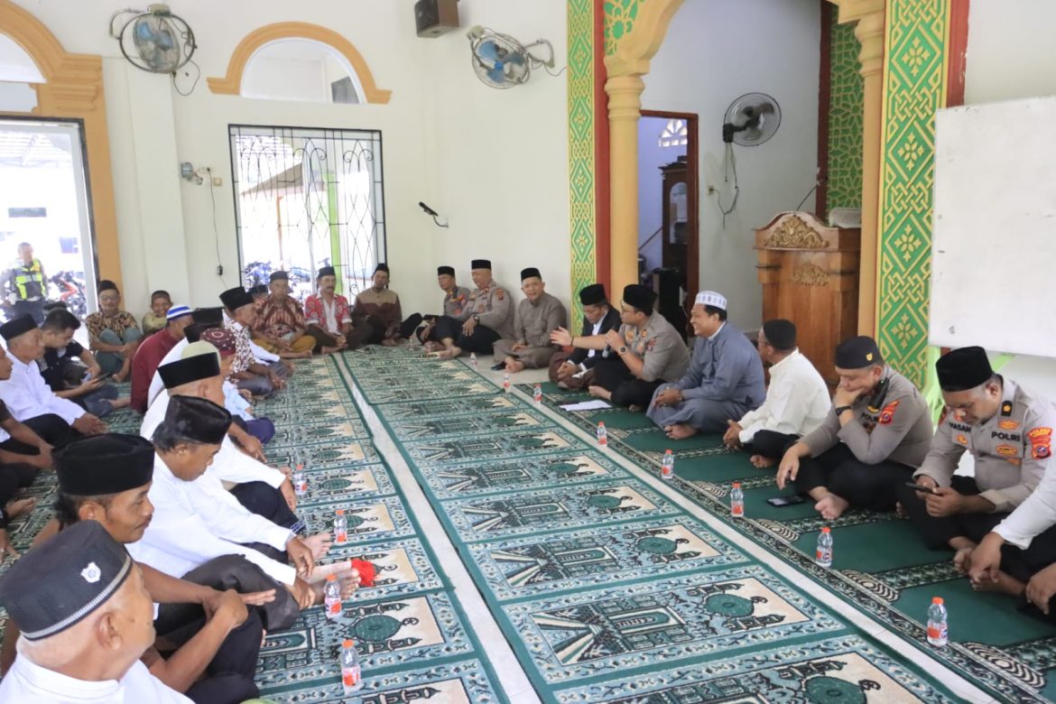 Polres Langkat Gelar Safari Shalat Jumat, Pererat Silaturahmi dan Jaga Kamtibmas Tetap Kondusif.