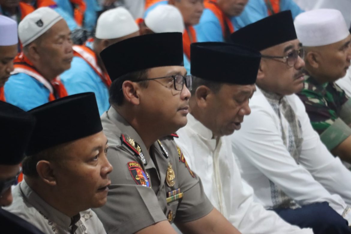 Kapolres Langkat Hadiri dan Amankan Pelepasan Jemaah Haji Keloter 2 Tahun 2026.