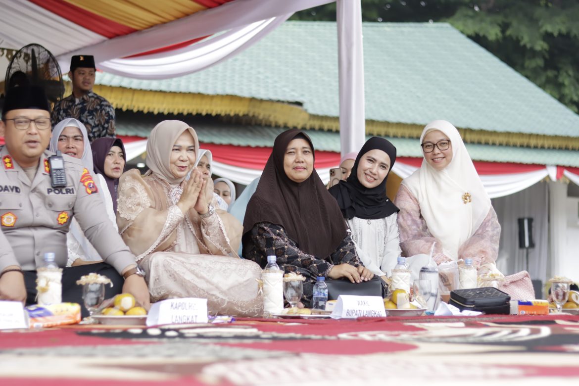 Kapolres Langkat Hadiri dan Kawal Tabligh Akbar Ustadz Abdul Somad Bersama Forkopimda.
