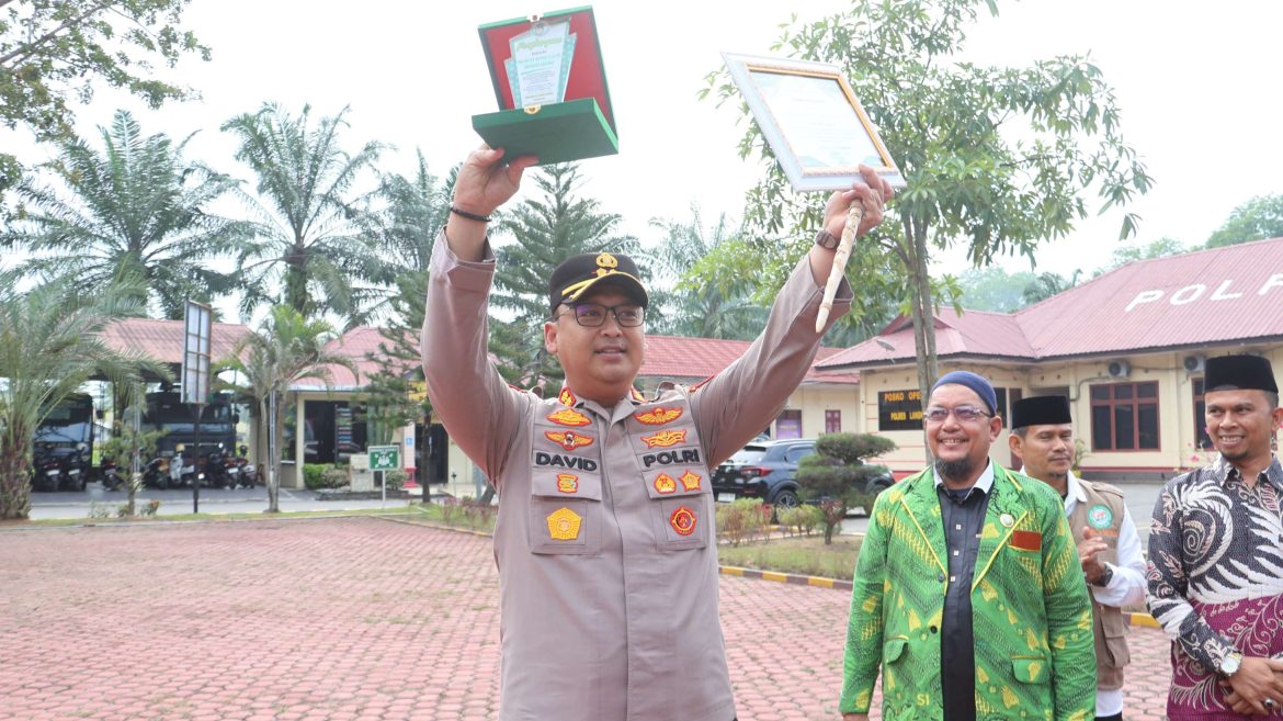 Kapolres Langkat Terima Penghargaan Dari Syarikat Islam, Wujud Sinergi Polri Dan Ulama Menjaga Kamtibmas.