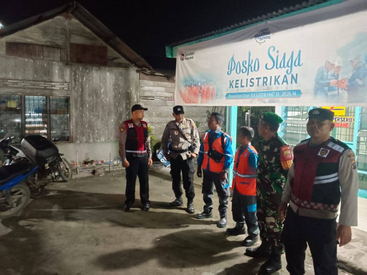 Polsek Secanggang Dan Koramil 08 Secanggang Gelar Patroli Blue Ligh Gabungan di Objek Vital dan Titik Krrawanan.