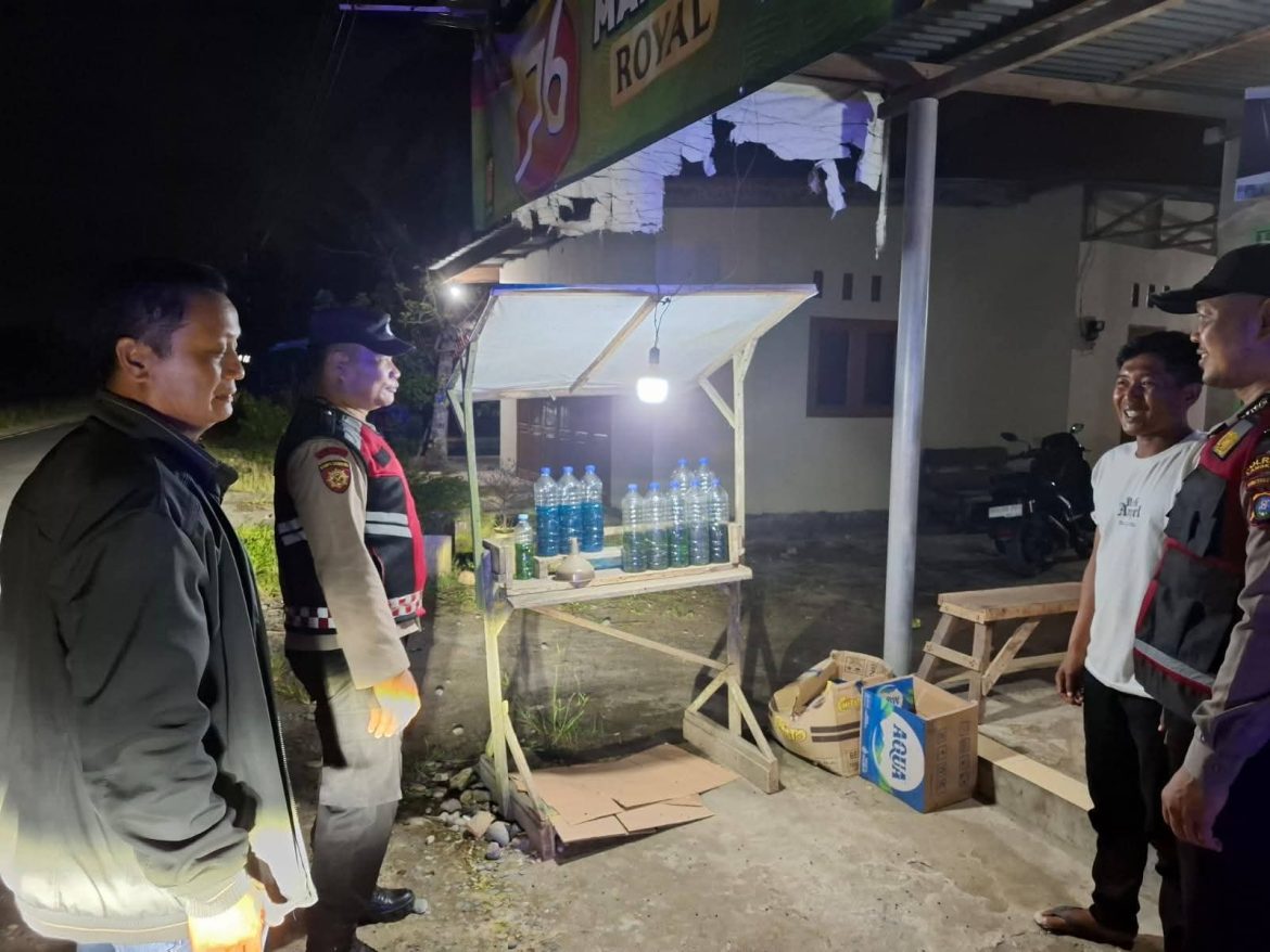 Patroli Dialogis Polsek Secanggang Pastikan Ketersediaan BBM di Wilayah Kecamatan Secanggang Tetap Aman.