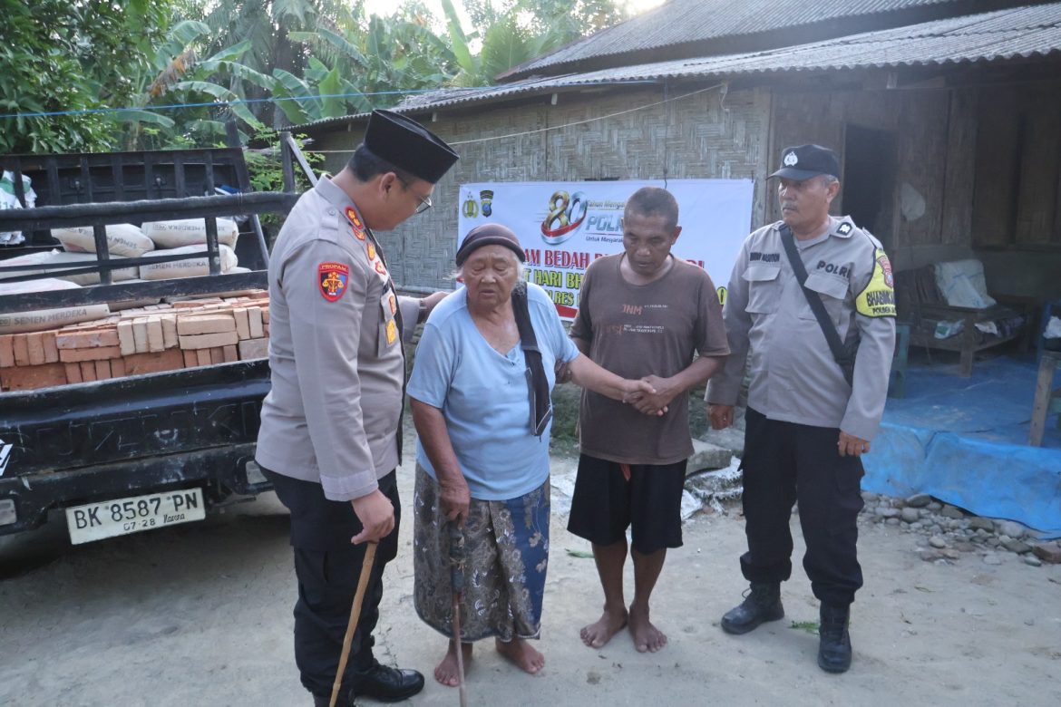 Kapolres Langkat Tunjukkan Kepedulian Sosial Melalui Program Bedah Rumah Sambut Hari Bhayangkara Ke-80.