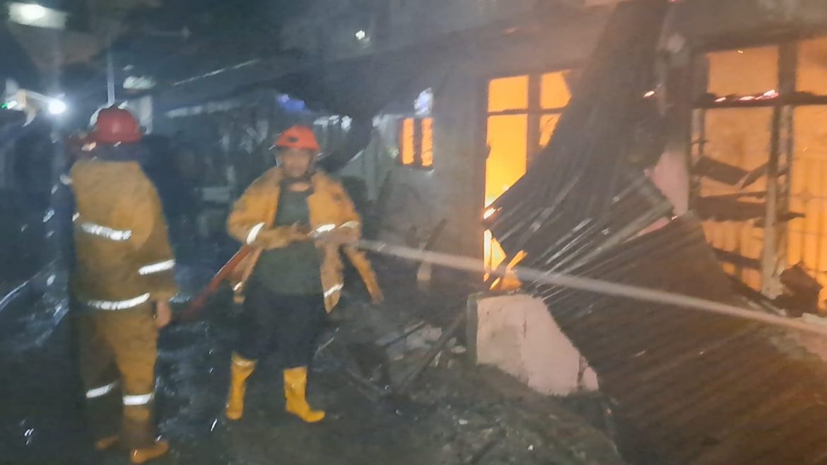 Kebakaran Ludeskan Tiga Unit Rumah di Bandar Sono Kota Tebing Tinggi 
