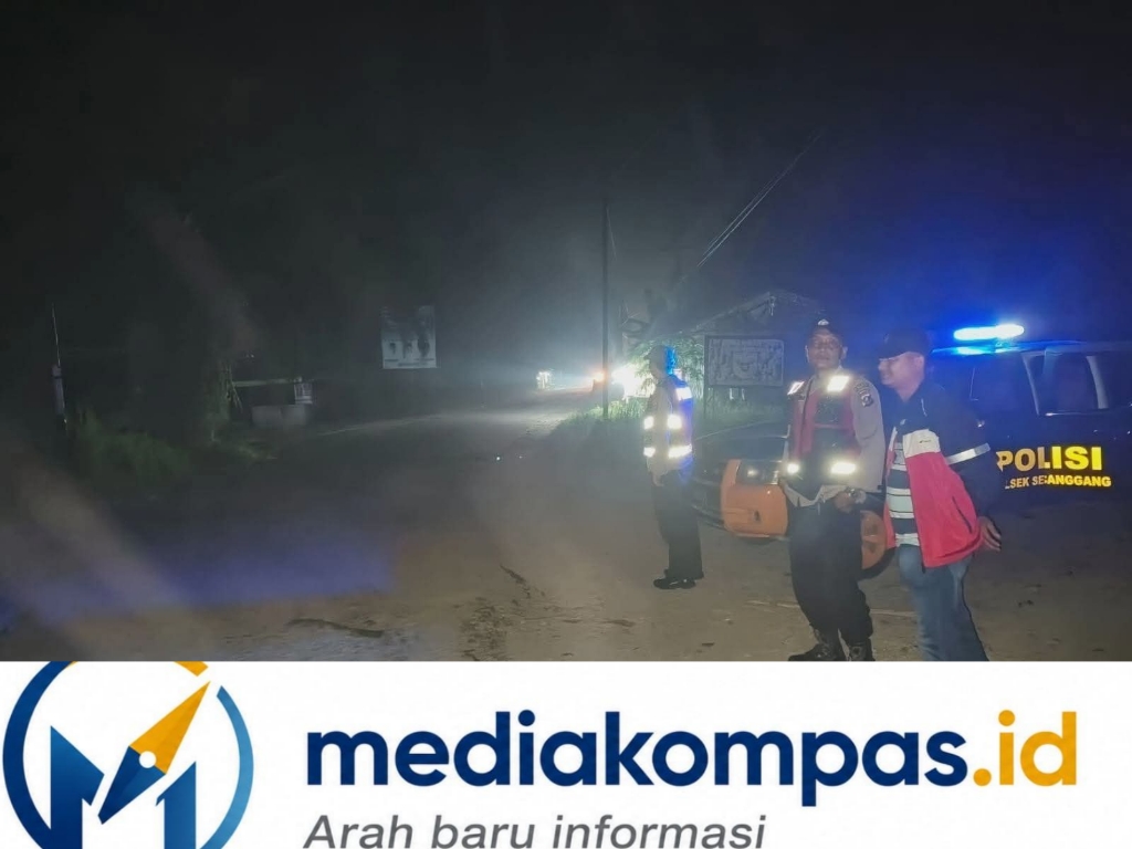 Personel Polsek Secanggang Laksanakan Patroli Blue Light untuk Antisipasi Kejahatan Jalanan.