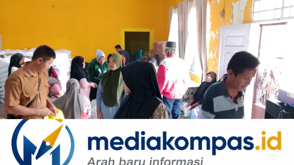 Pembagian Bantuan Pangan Nasional Di Kecamatan Secanggang Berlangsung Tertib.