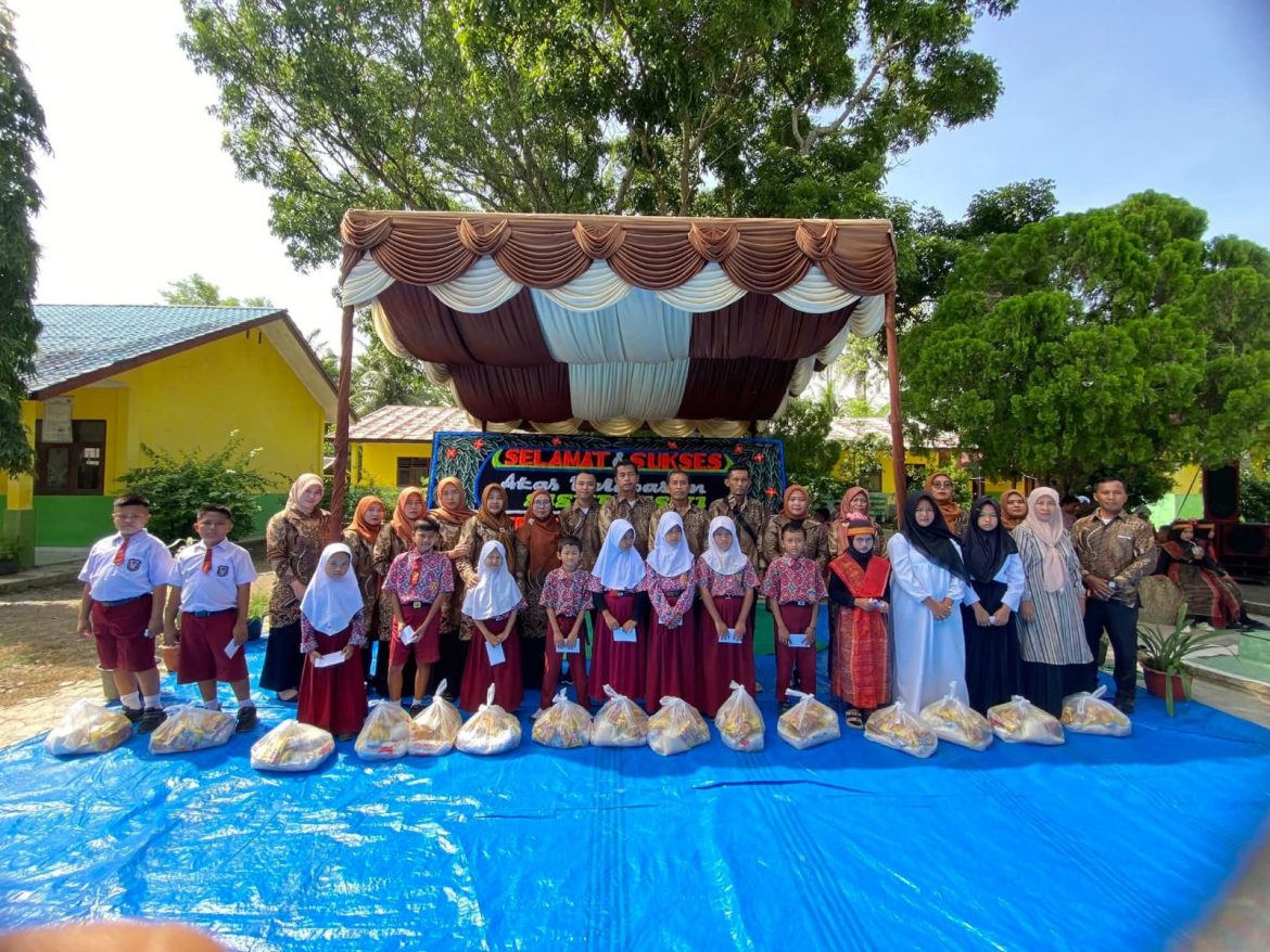SDN 056008 Marlintung Santuni Anak Yatim Piatu dalam Kegiatan Sosial dan Kepedulian Sesama.