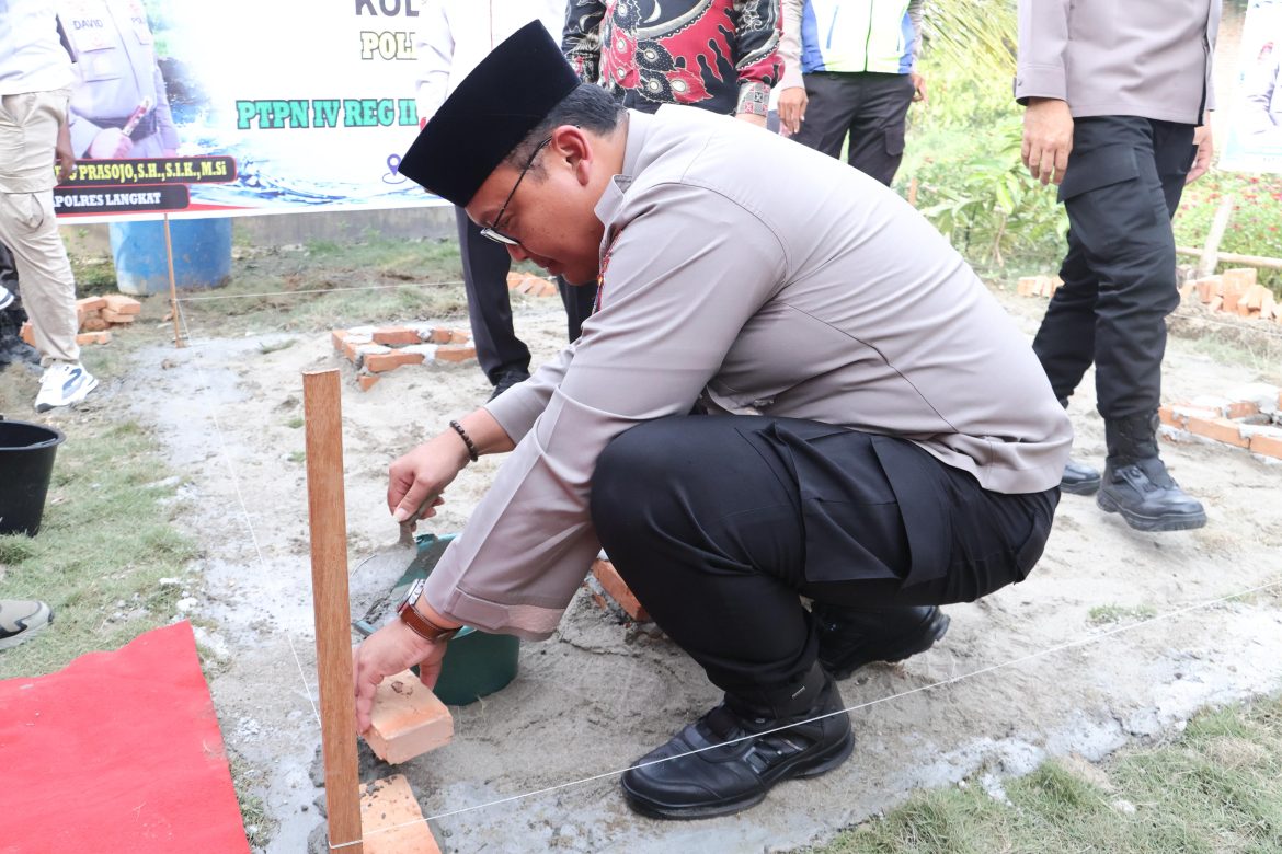 Kapolres Langkat Pimpin Peletakan Batu Pertama Sumur Bor untuk Warga Tanjung Putus.