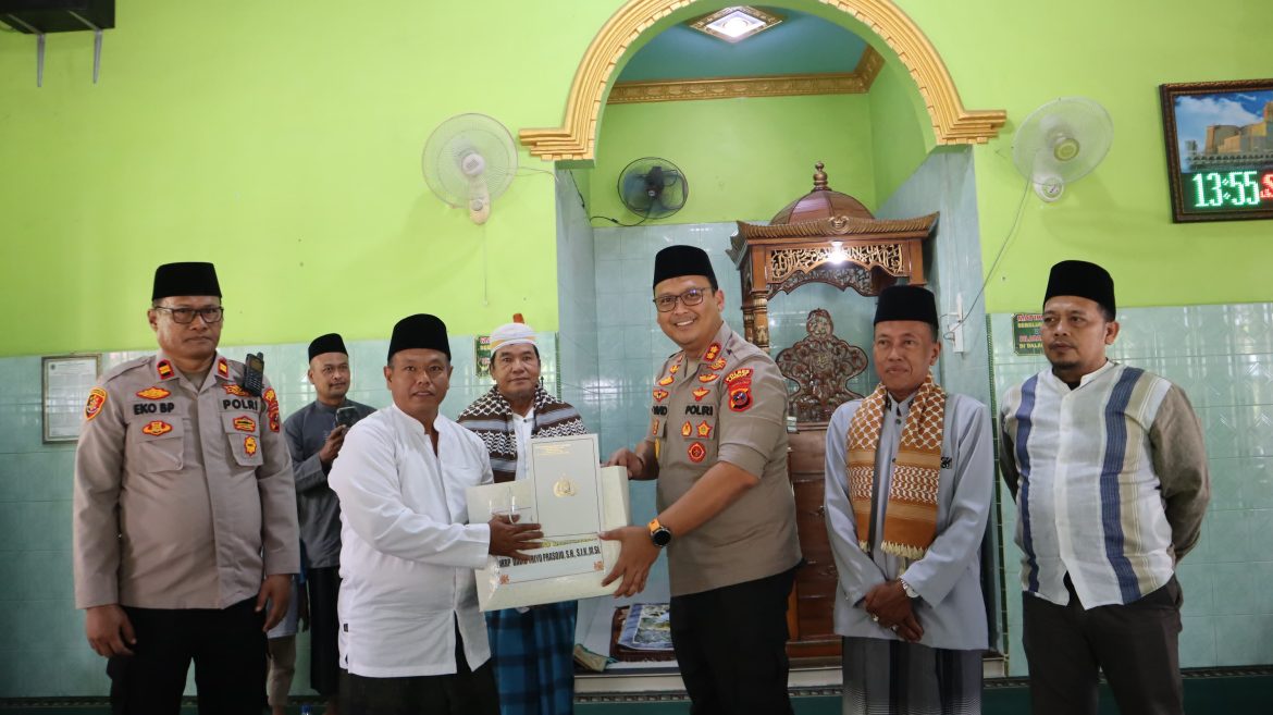 Kapolres Langkat Safari Jumat, Berikan Edukasi Kamtibmas dan Perkuat Sinergi dengan Masyarakat.