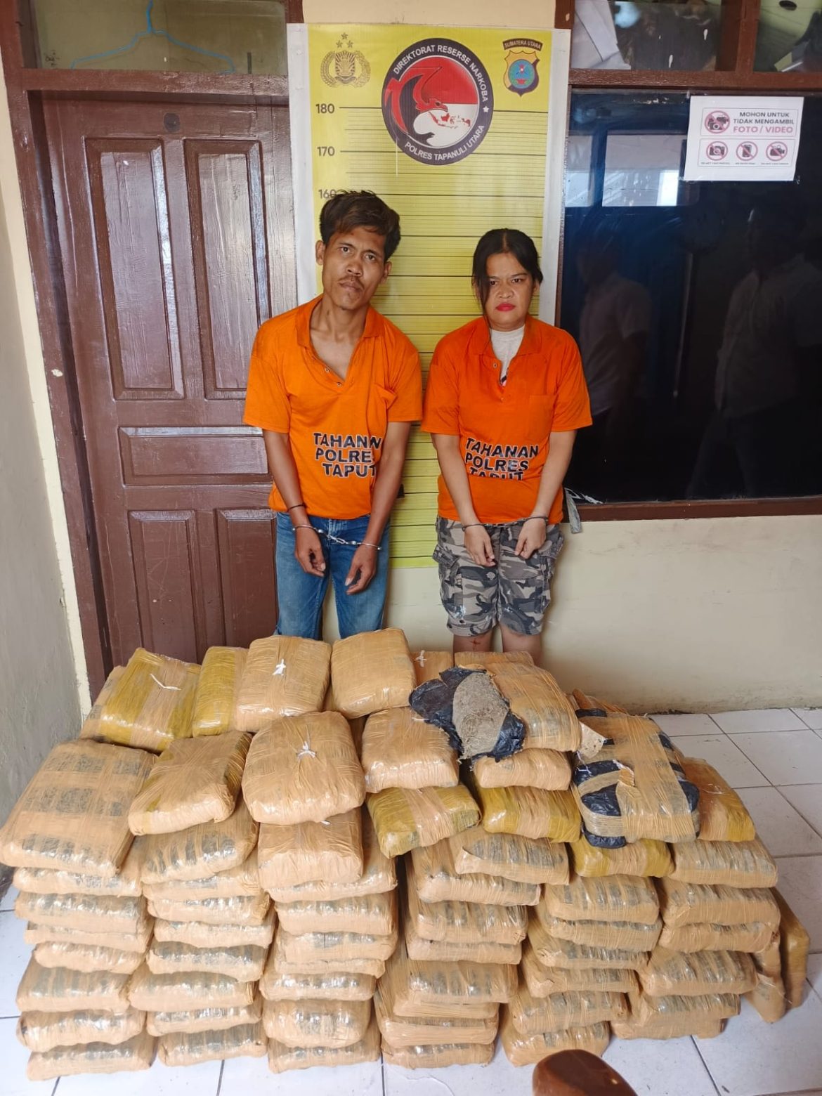 Sat Narkoba Polres Taput Amankan 2 Kurir Narkoba, 112 Paket Ganja Kering Berhasil di Sita.