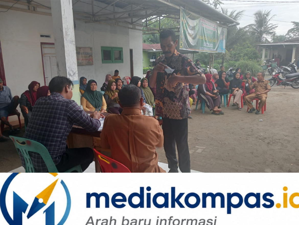 PEMBAGIAN BANTUAN PANGAN NASIONAL UNTUK WARGA DESA TELAGA JERNIH.