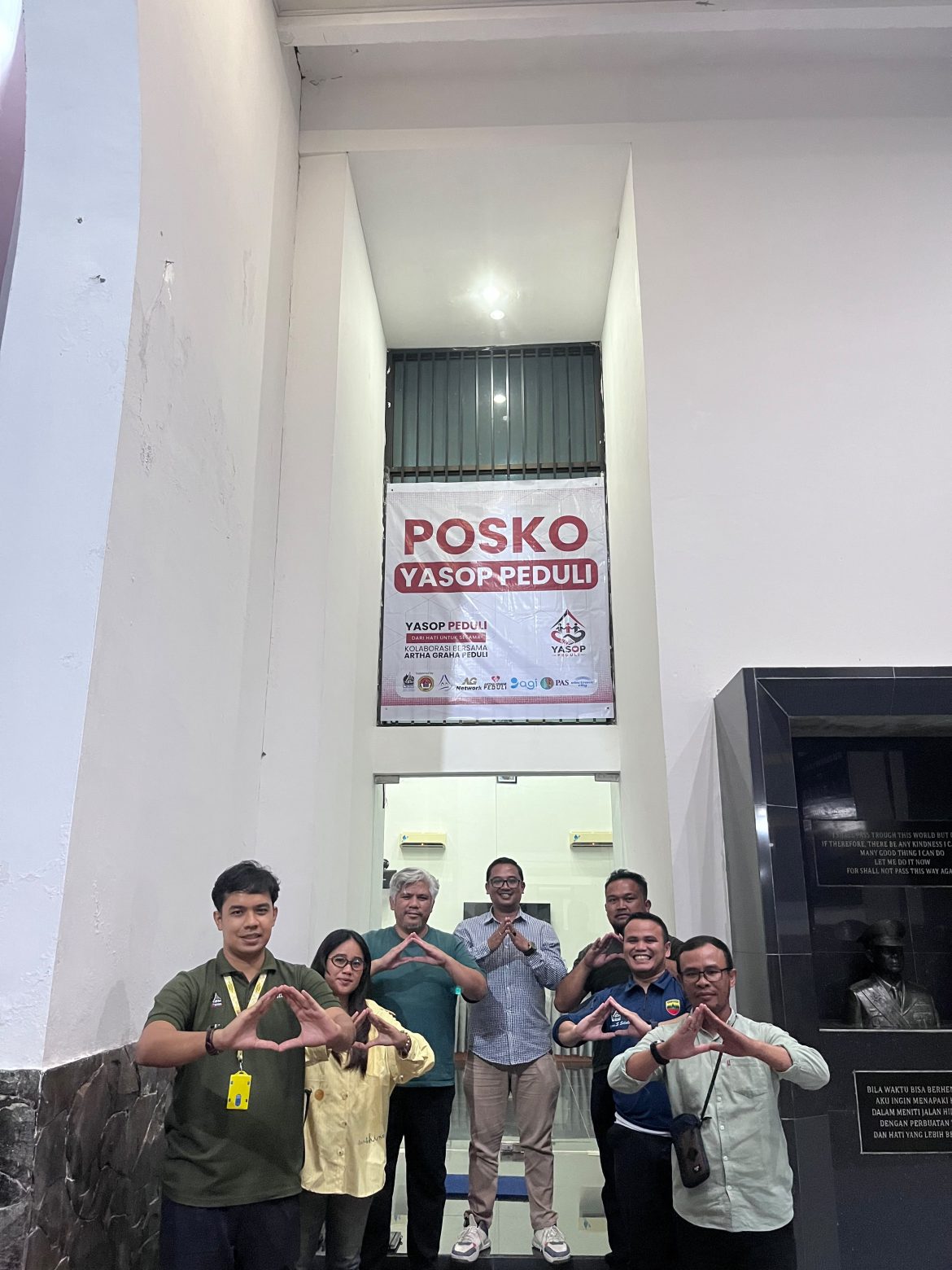 Yasop Peduli, “Libatkan 360 Siswa Salurkan Bantuan Sembako Kepada 500 Kepala Keluarga di Kecamatan Balige”.