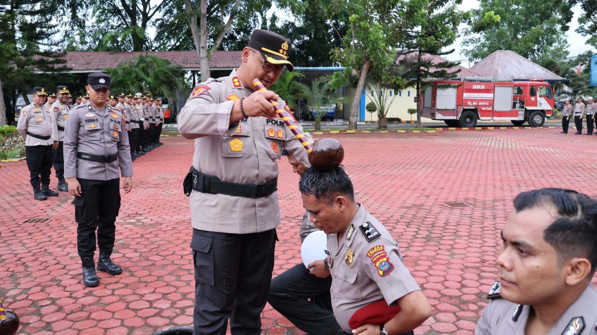 53 Personel Polres Langkat Naik Pangkat, Kapolres: Jadikan Amanah untuk Meningkatkan Pelayanan kepada Masyarakat