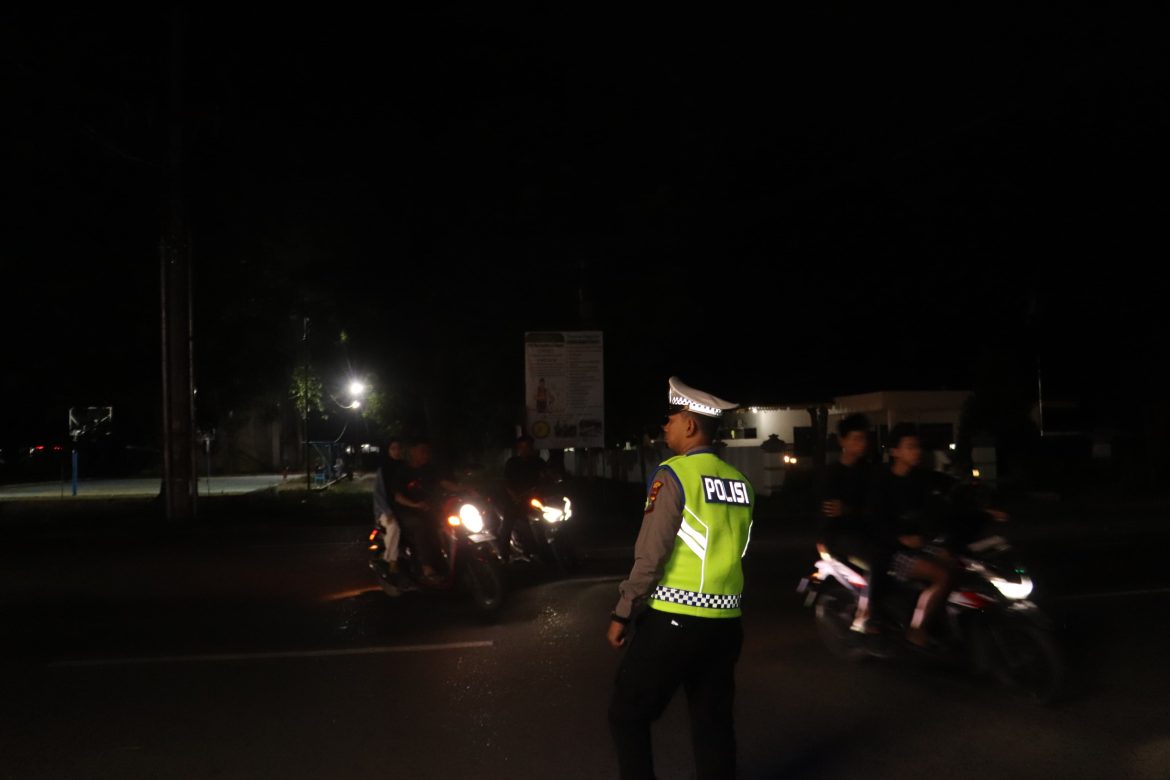 Bentuk Sabtu:4 Juli 2026.Pelayanan, Sat Lantas Polres Langkat Pengaturan Lalin Malam Hari.