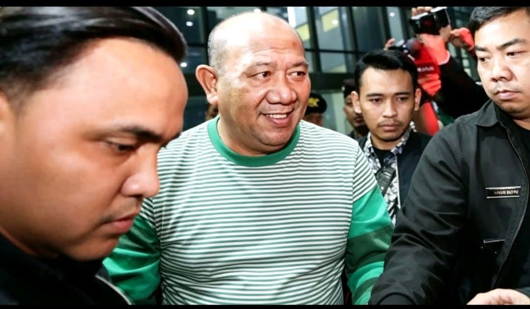 Bupati Langkat Resmi di Tahan KPK Usai di Tetapkan Sebagai Tersangka Dugaan Suap Proyek di Pemerintah Kabupaten Langkat.
