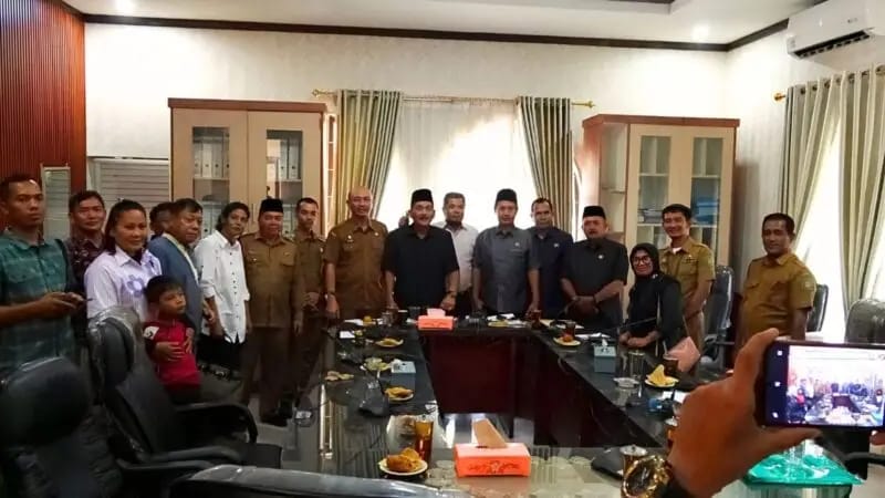 pembangunan Koperasi Merah Putih(KDMP)di lahan Pasar Senin, Pasar 4,5 Tanjung Beringin, Desa Suka Damai.     DPRD Langkat Dukung Penolakan KDMP di Pasar Senin.