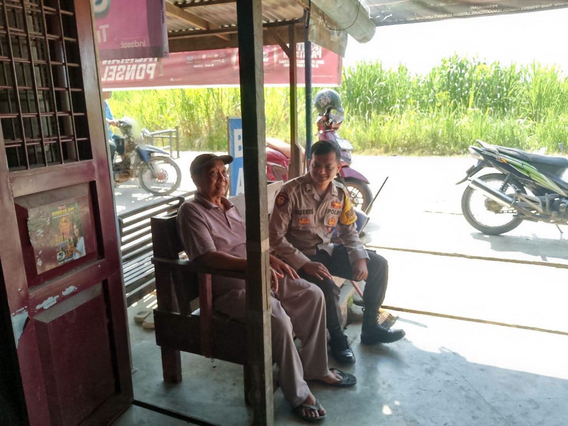 Bhabinkamtibmas Polsek Secanggang Laksanakan Sambang Desa dan Tatap Muka Bersama Masyarakat, Sampaikan Pesan-Pesan Kamtibmas.