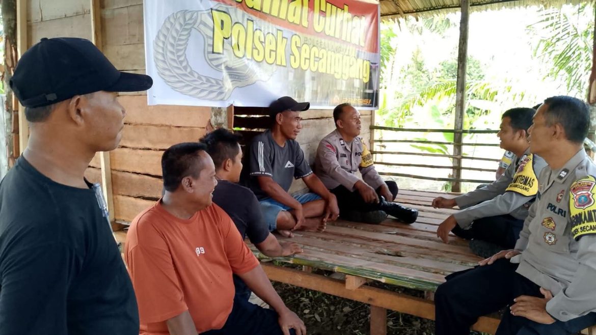 Personil Bhabinkamtibmas Polsek Secanggang Laksanakan Jum’at Curhat Bersama Tokoh Masyarakat Wilayah Hukum Kecamatan Secanggang.