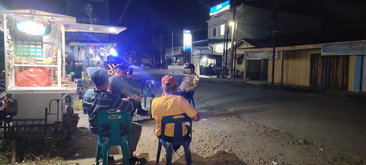 Personil Polsek Secanggang Laksanakan Patroli Blue Light Untuk Antisipasi Tindak Kejahatan Dan Ciptakan Rasa Aman Masyarakat.