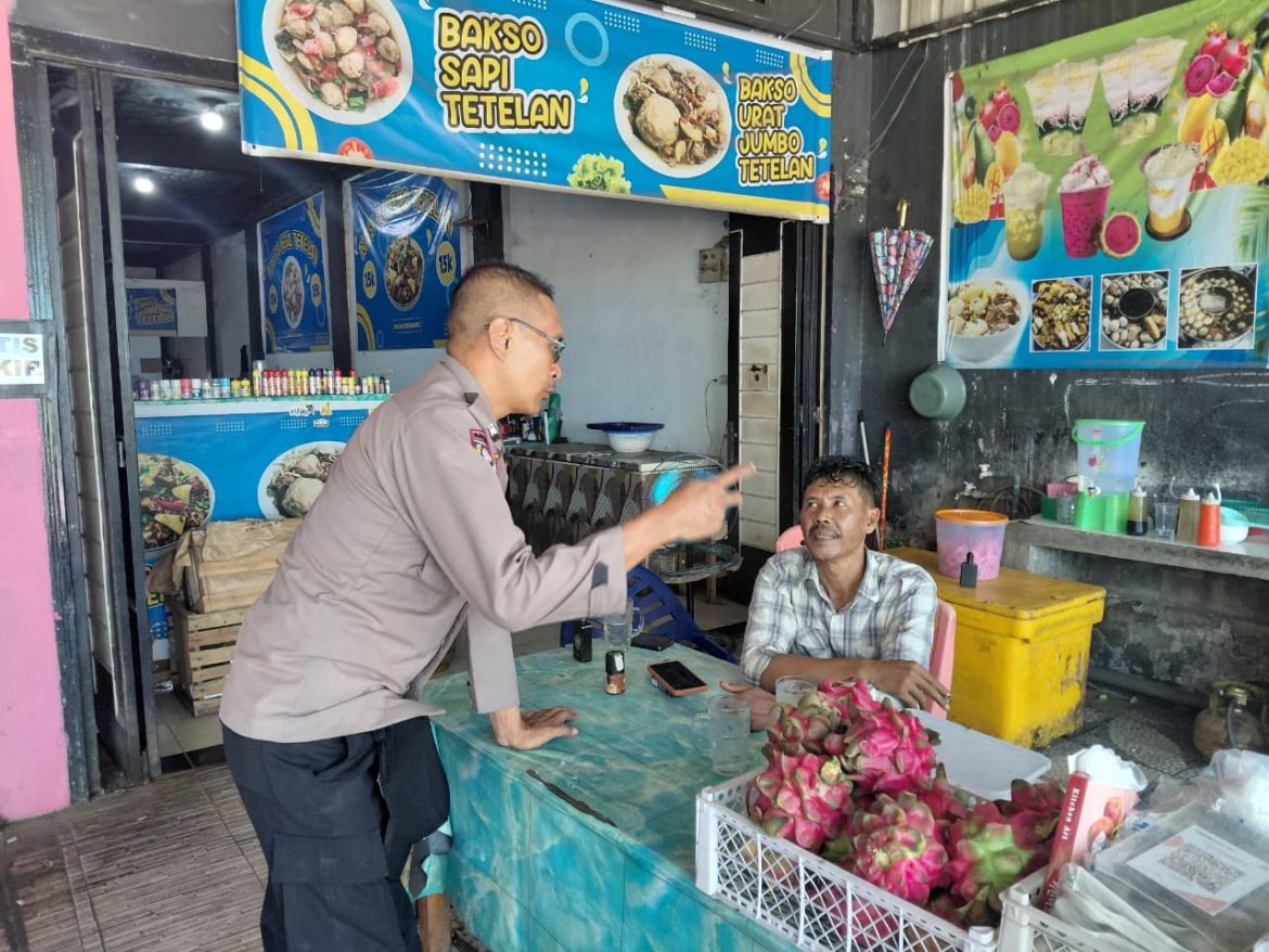 Bhabinkamtibmas Polsek Stabat Gencarkan Sambang, Imbau Warga Waspada Curanmor serta Manfaatkan Call Center 110.